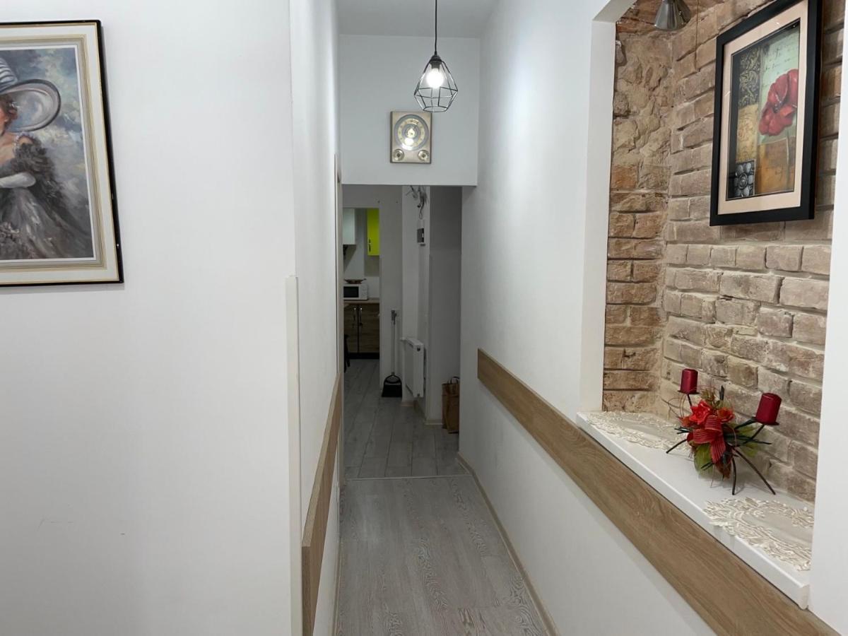 Вірменська 8 Lviv Ngoại thất bức ảnh